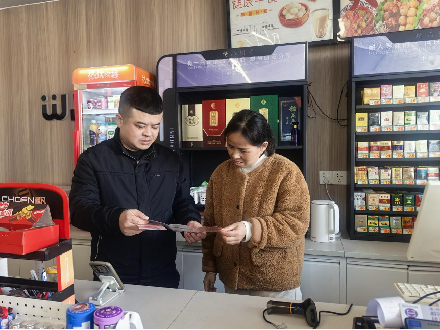 湖北浠水：以法护航经营用心服务客户