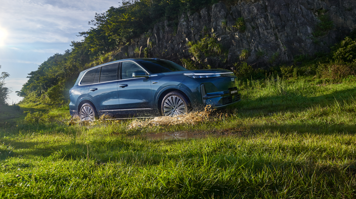 家庭出行新选择：2025年20万级中大型六座混动SUV价值之选