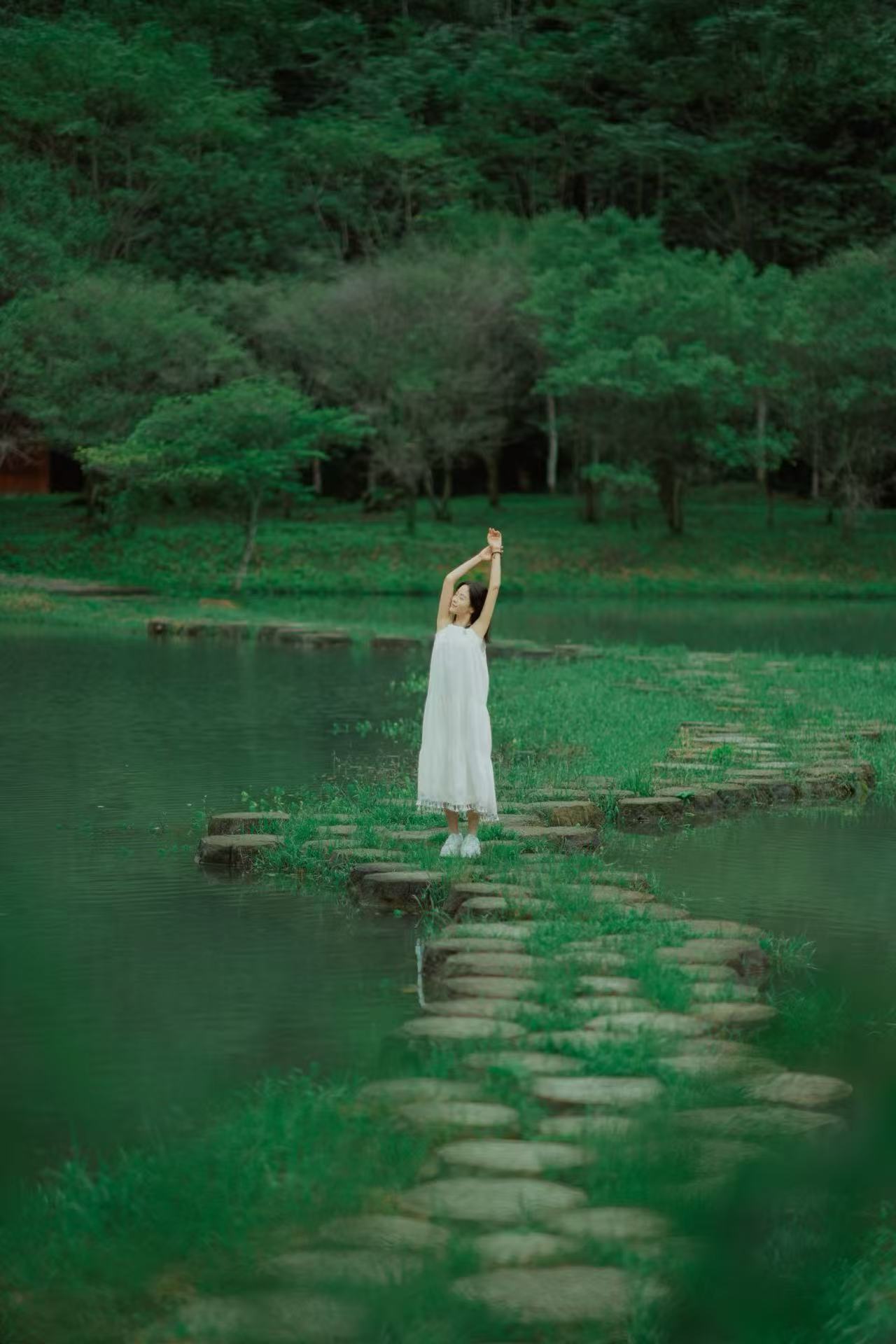 《吾乡荔波》“出圈”:首日话题破亿,同名主题曲次日跻身热榜榜首 黔南文旅融合绽放新魅力 《吾乡荔波》“出圈”:首日话题破亿,同名主题曲次日跻身热榜榜首 黔南文旅融合绽放新魅力