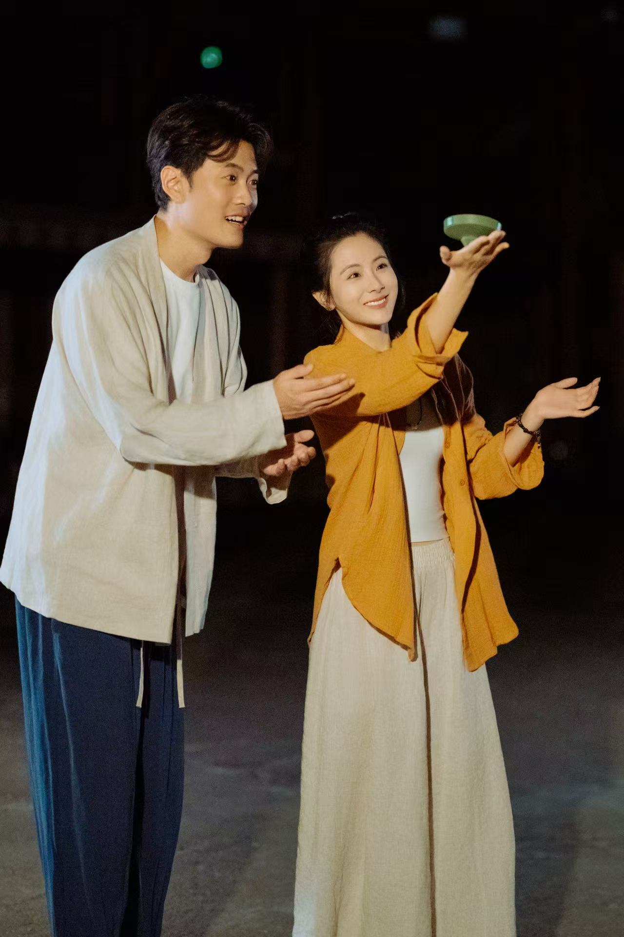 《吾乡荔波》“出圈”:首日话题破亿,同名主题曲次日跻身热榜榜首 黔南文旅融合绽放新魅力 《吾乡荔波》“出圈”:首日话题破亿,同名主题曲次日跻身热榜榜首 黔南文旅融合绽放新魅力