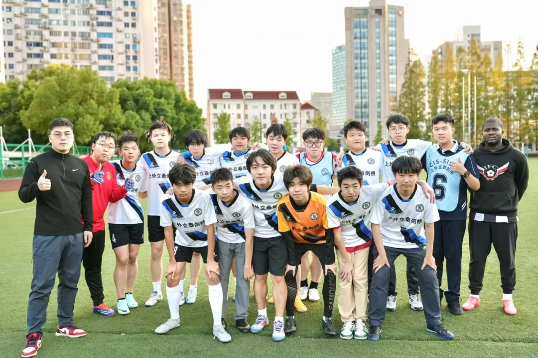 從內(nèi)向少年到金融新星：如何實現(xiàn)上外立泰國際高中實現(xiàn)“開掛式”成長？