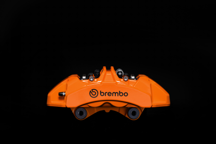 布雷博携手全新小鹏P7，共赴未来出行「制」胜新境