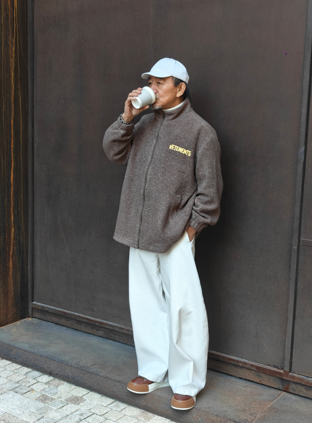 VETEMENTS「IN THE MAKING」系列：新年聚会闭眼入的蓬松复古战袍