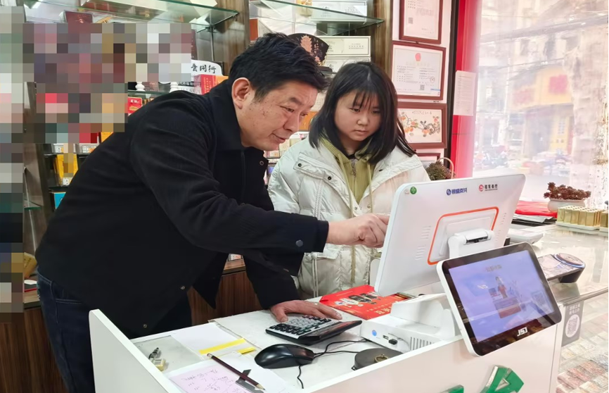 烟火暖新春——老店铺的“元春”焕新路