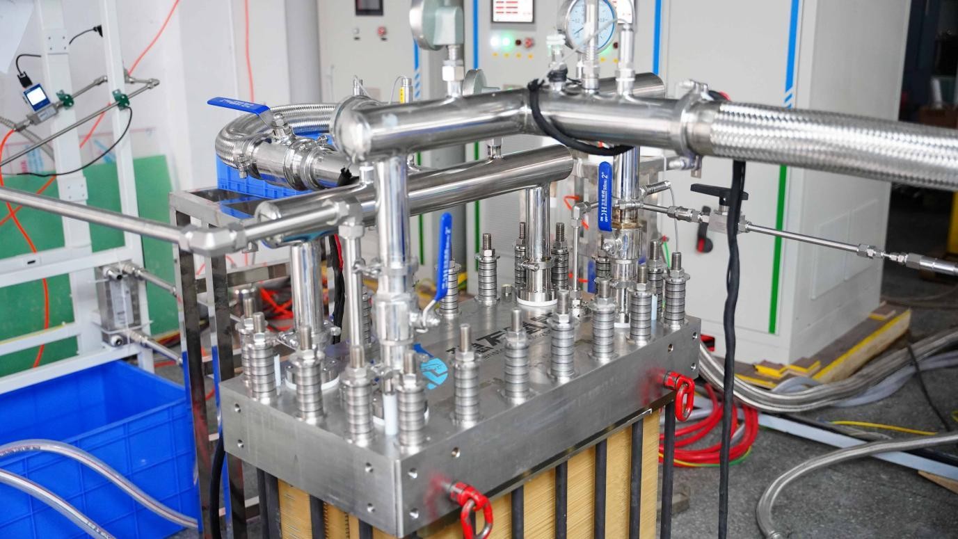 低成本还是长寿命？稳石氢能的选择为制氢设备市场打了样。