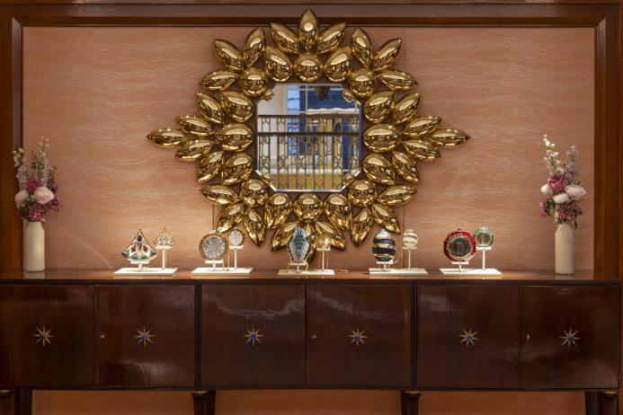 宝格丽ICONS MINAUDIèRE系列包袋星光晚宴与臻作鉴赏，共启华彩新章