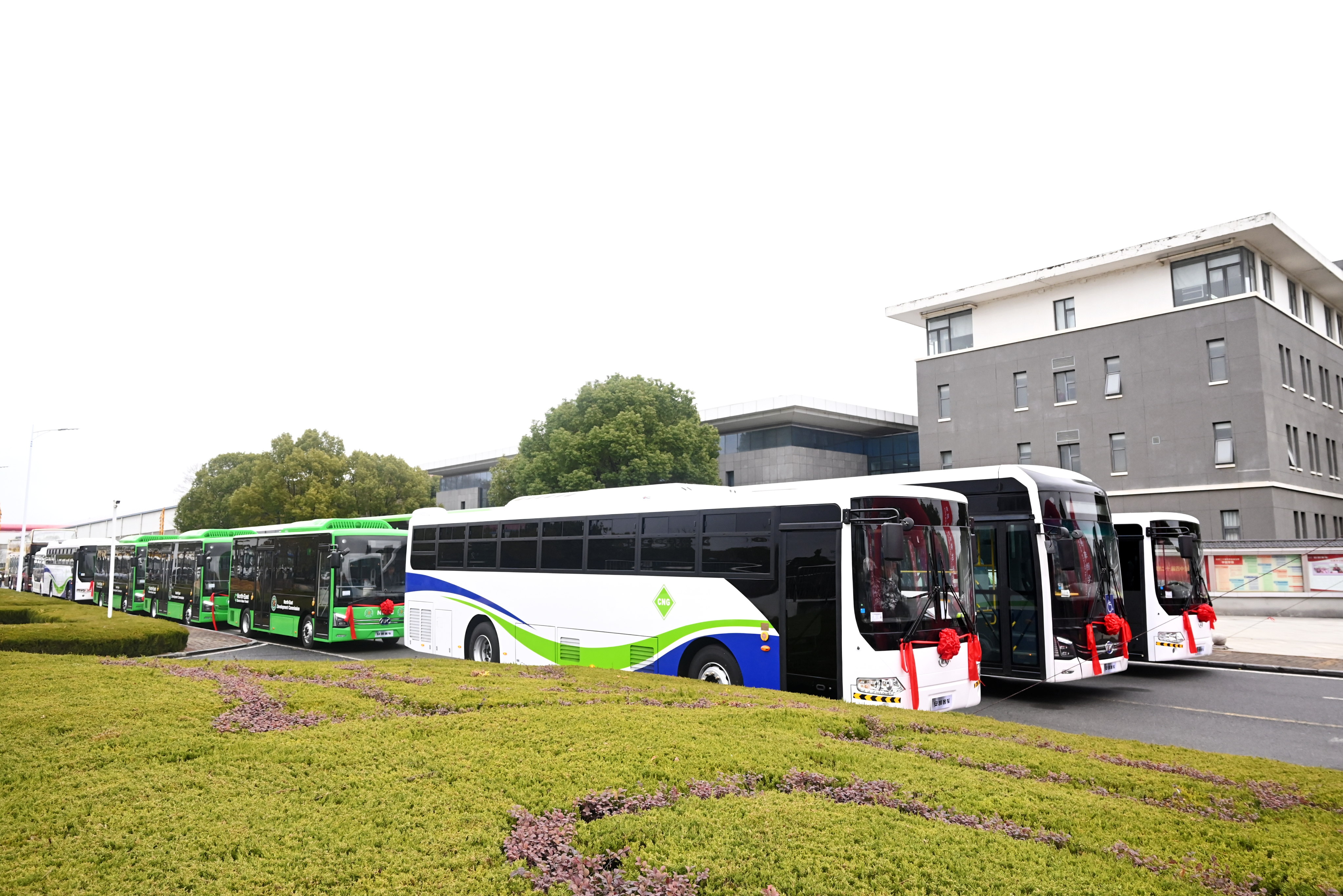 六十载深耕致远,安凯客车驭风出海,驰骋全球! 六十载深耕致远,安凯客车驭风出海,驰骋全球!