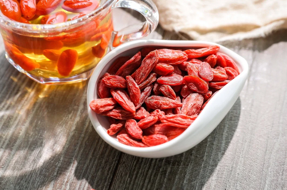 枸杞选购攻略 + 5 款实测：从日常吃到高端滋补，选对不花冤枉钱