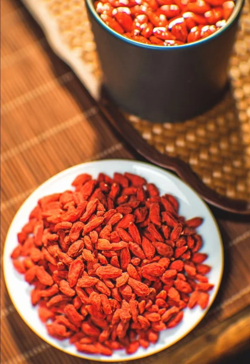 枸杞“红”就是好？别被表象误导！5款热门深度横评，橘吕实力登顶