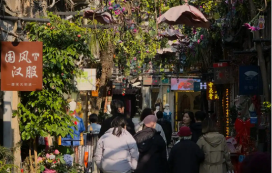 长沙五一广场和太平街的美食小吃攻略：把“活在当下”吃进肚子里，才是正经事