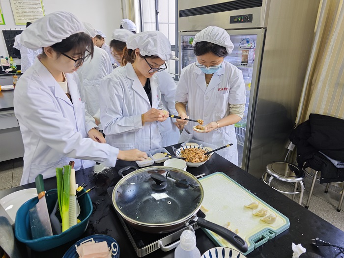 劳动赋能成长 实践淬炼本领—皖南医科大学公共卫生学院创新开展特色劳动教育