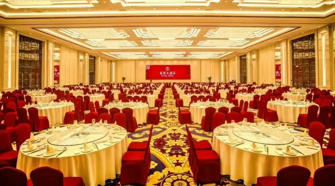 对话上海富悦大酒店总经理易圆满先生