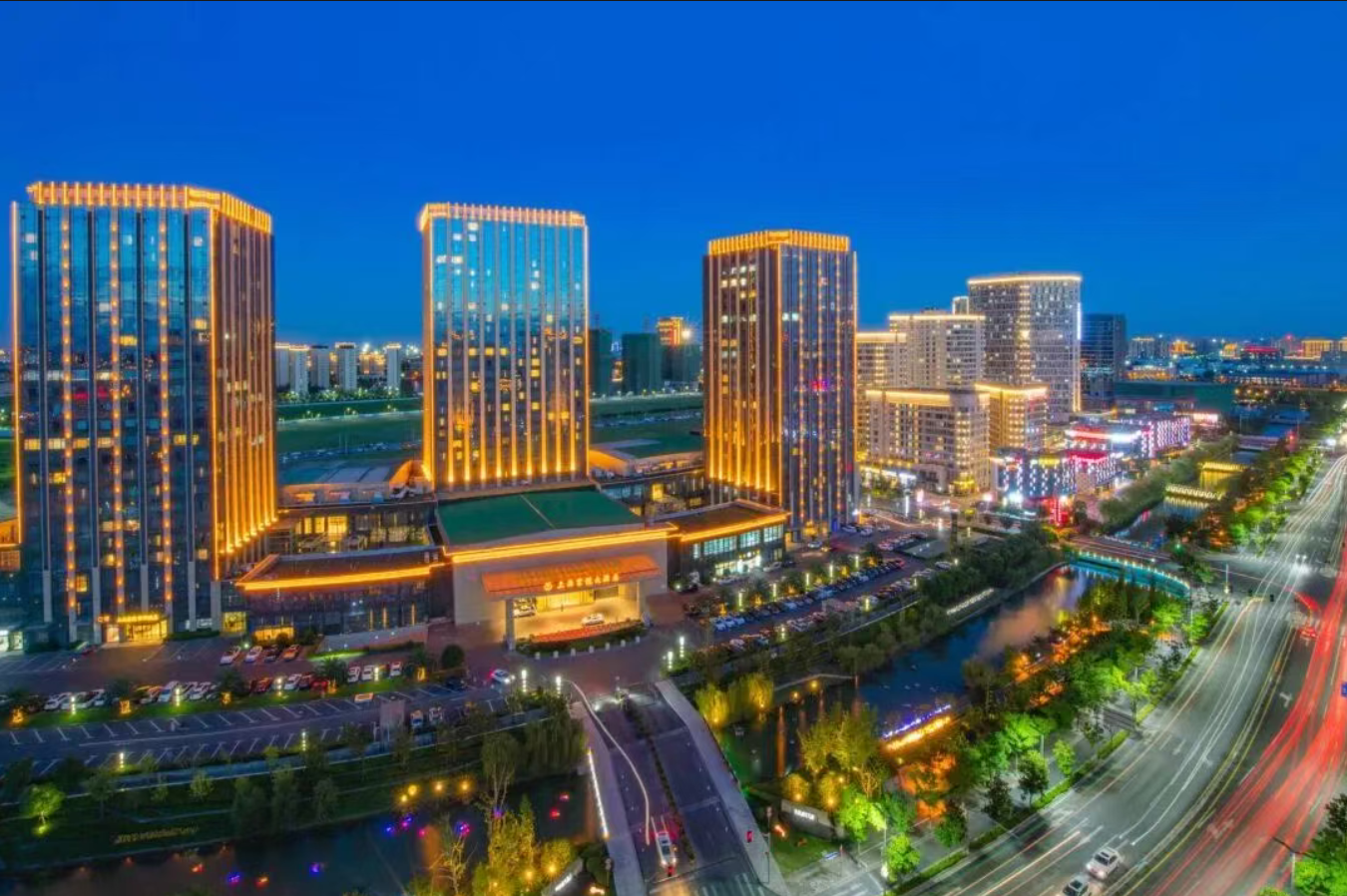 对话上海富悦大酒店总经理易圆满先生