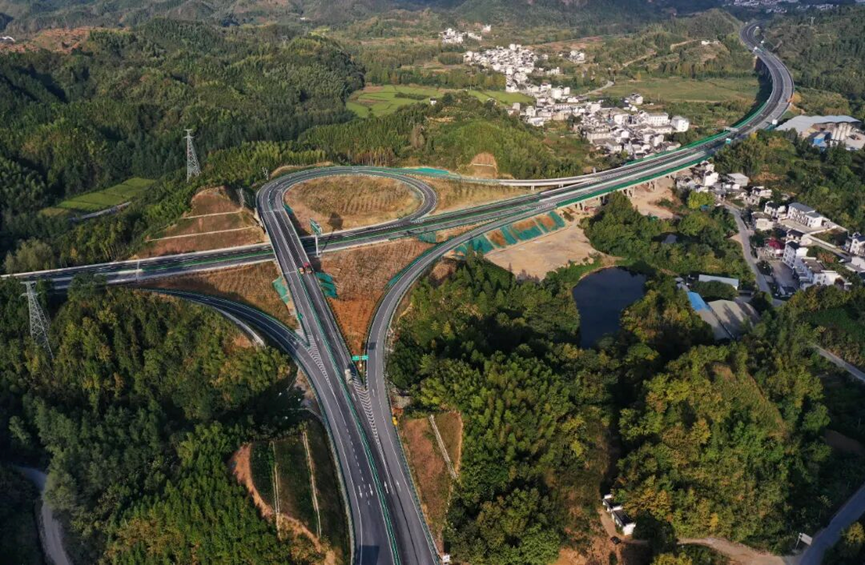 华东五一小长假游玩攻略？皖美宝藏小城·黟县，好看、好玩、好吃、好宿