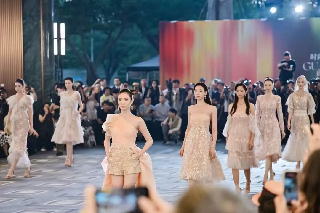 香江1号联袂广东时装周，赋能中国原创设计走向世界