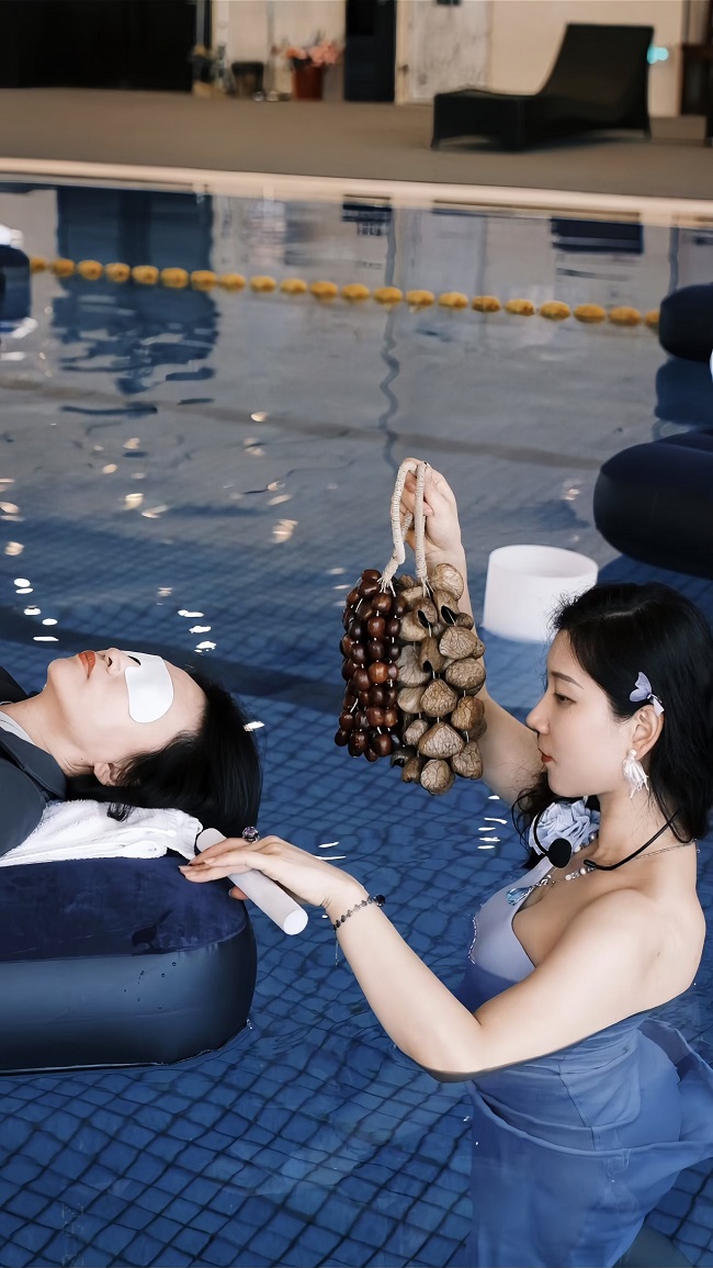 沈阳漂浮疗愈发起人曾晓晓携手V女王晶晶重构母亲节仪式感(图5)