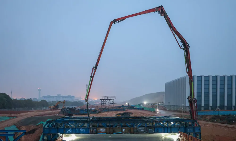 群峰机械定制化混凝土制品生产线助力华东昌九高铁基建升级