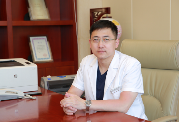 北京整形医师如何选？刘靖涛资质技术售后全面解析