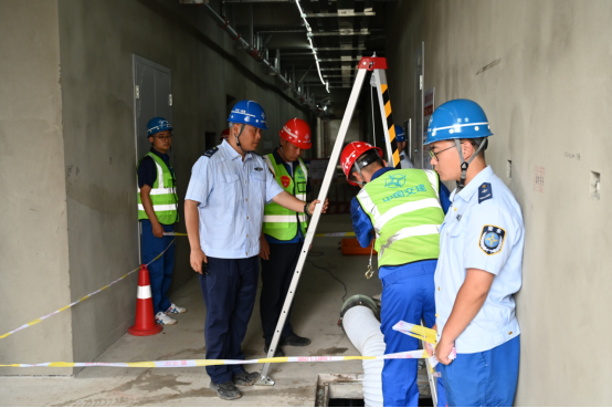 城建公司长春地区项目组织开展有限空间应急演练