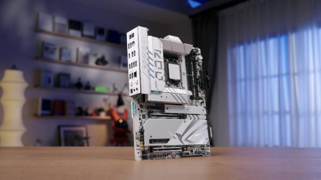 华硕X870E/Z890 APEX主板达成多项超频新纪录