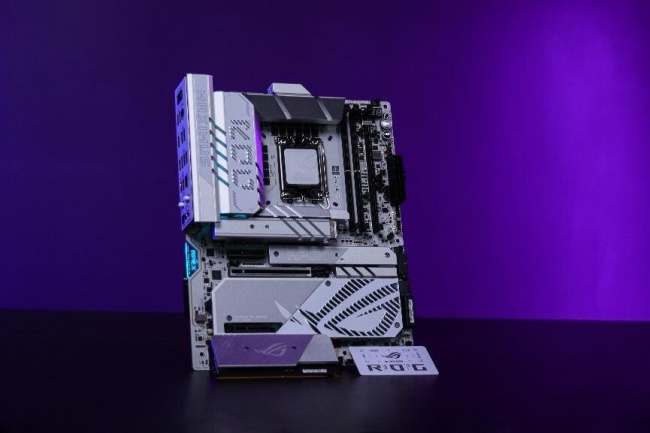 华硕X870E/Z890 APEX主板达成多项超频新纪录