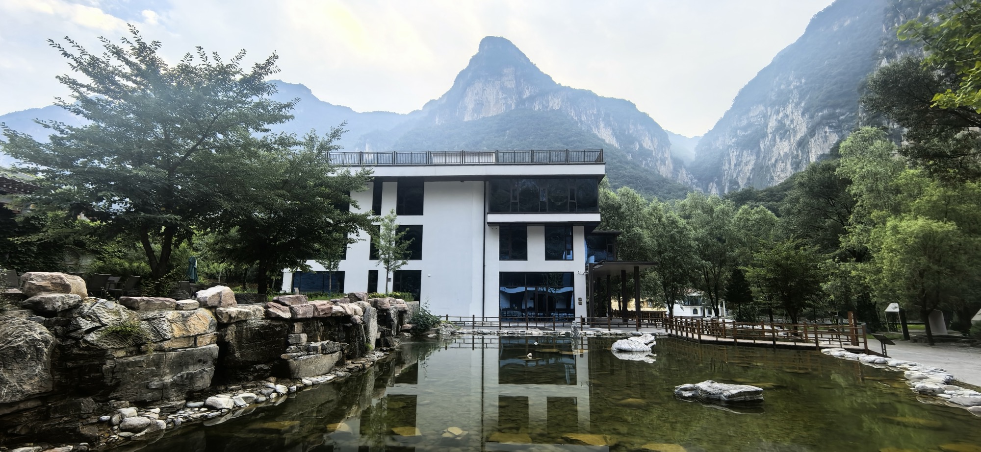 再膺殊荣！澳涞山庄蝉联“中国避暑山庄”称号 擦亮山西太行避暑文旅名片