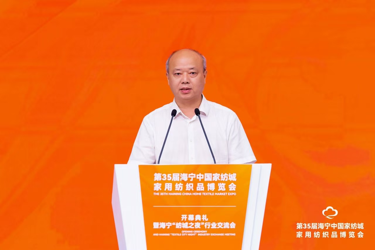 2500家源头工厂齐亮相!第35届海宁家博会首日热度拉满(图3)