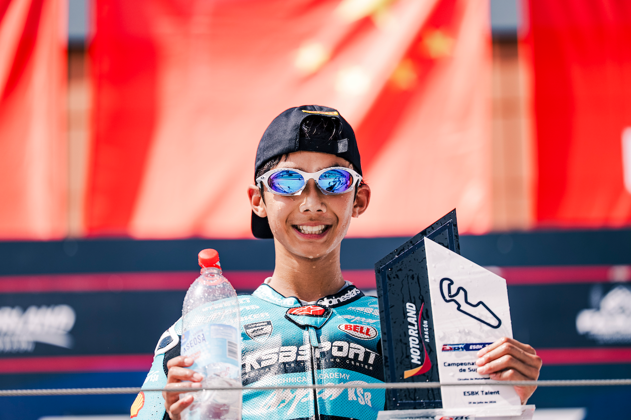 冠军教头 Sergio Gadea 空降成都，CFMOTO 天才计划训练营开练