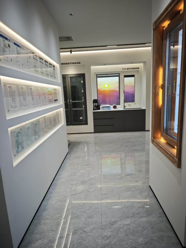 衢州江山门店展厅相关可见画面