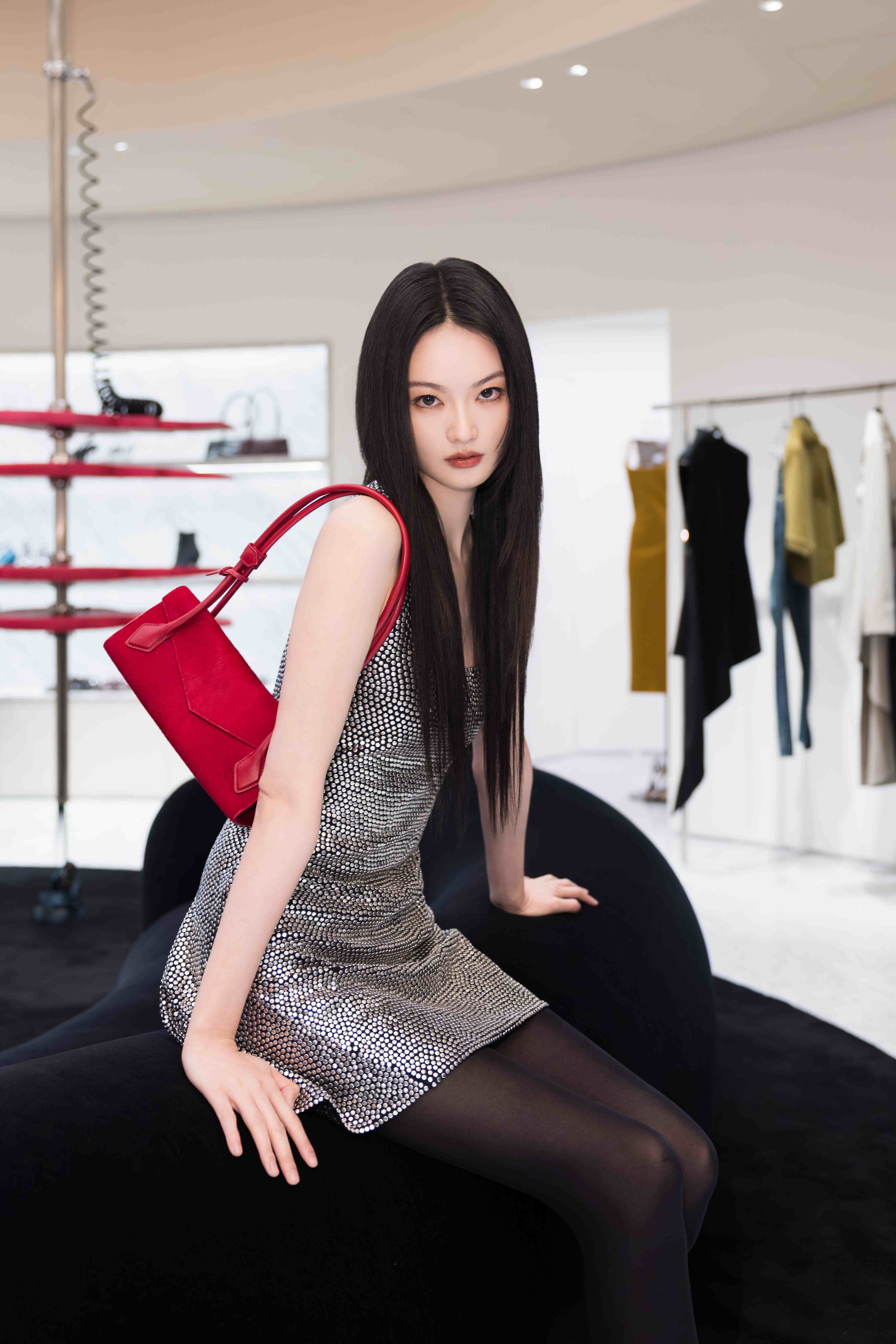 ALAÏA上海恒隆广场精品店焕新启幕 —— 呈现LA TABLE ALAÏA晚宴