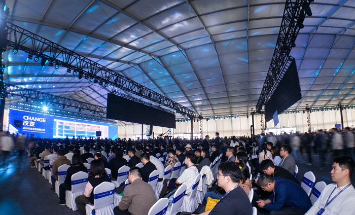 奇瑞商用车亮相2026全球创新大会，全球首款量产柴油混动专用发动机领衔技术矩阵